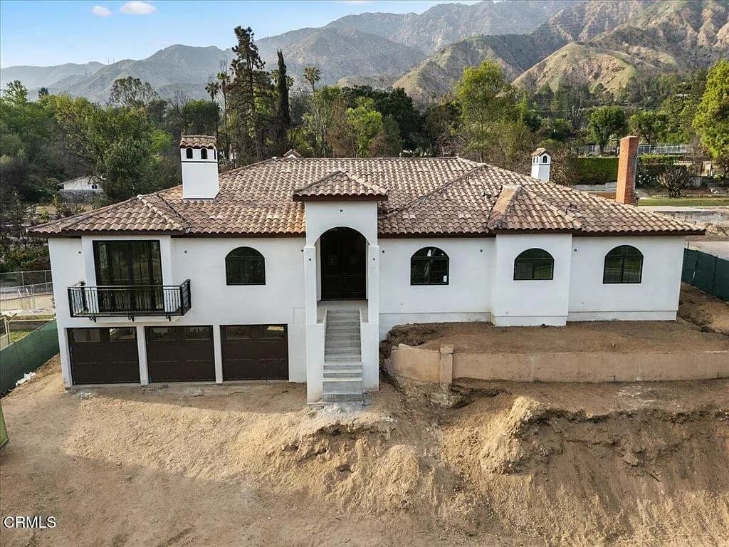 1511 E. Altadena Dr